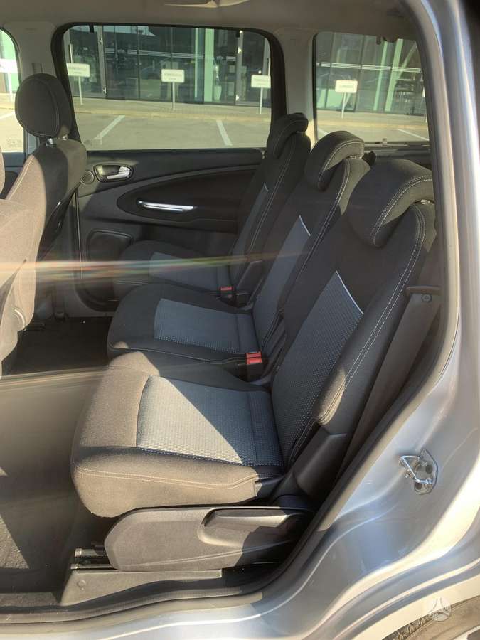 Ford Galaxy 2013 — photo 7