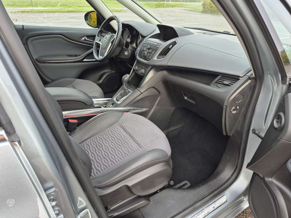 Opel Zafira 2014 — фото 17