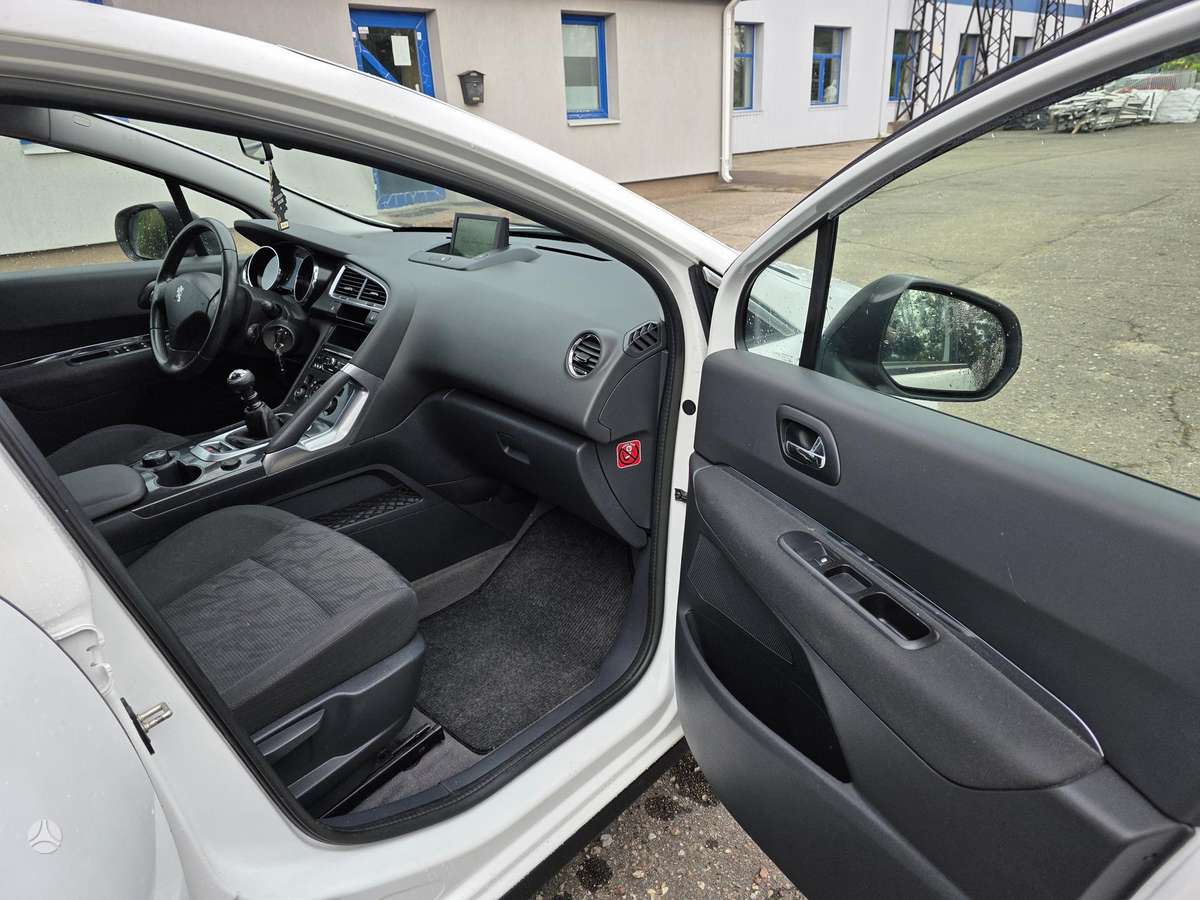 Peugeot 3008 2013 — photo 9