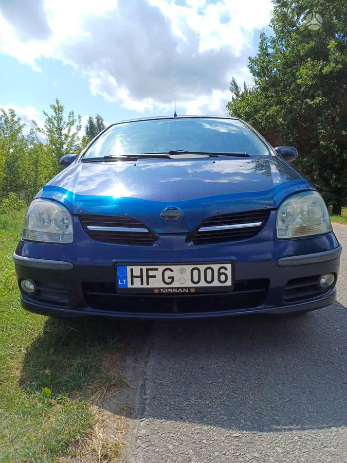 Nissan Almera 2004 — салон