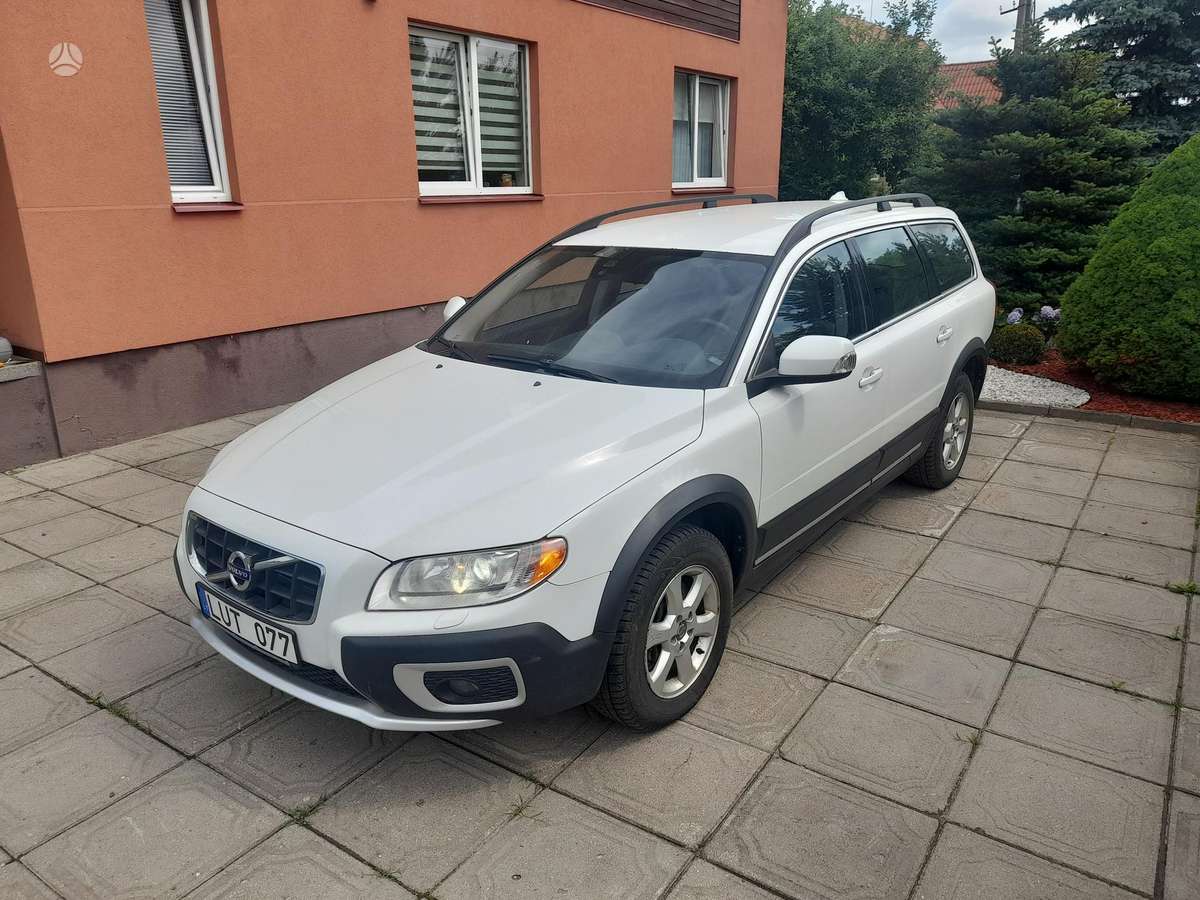 Volvo XC70 2013 — interior