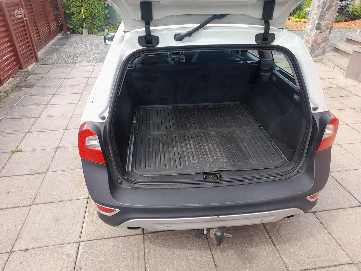 Volvo XC70 2013 — engine 2400 cm³, 163 HP (120kW)