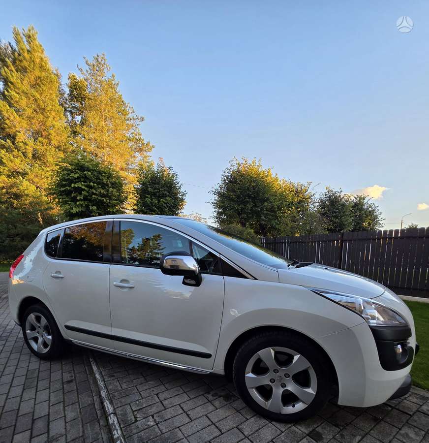 Peugeot 3008 2011 — engine 2000 cm³, 150 HP (110kW)