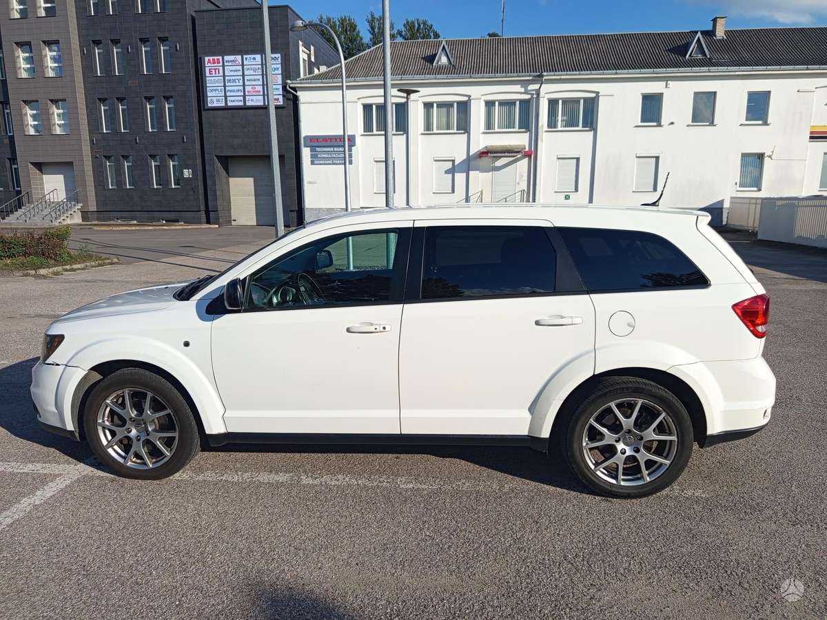 Dodge Journey 2015 — engine 3604 cm³, 287 HP (211kW)