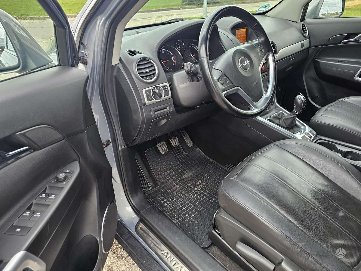 Opel Antara 2013 — photo 11