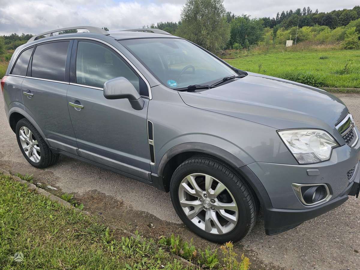 Opel Antara 2013 — rear view