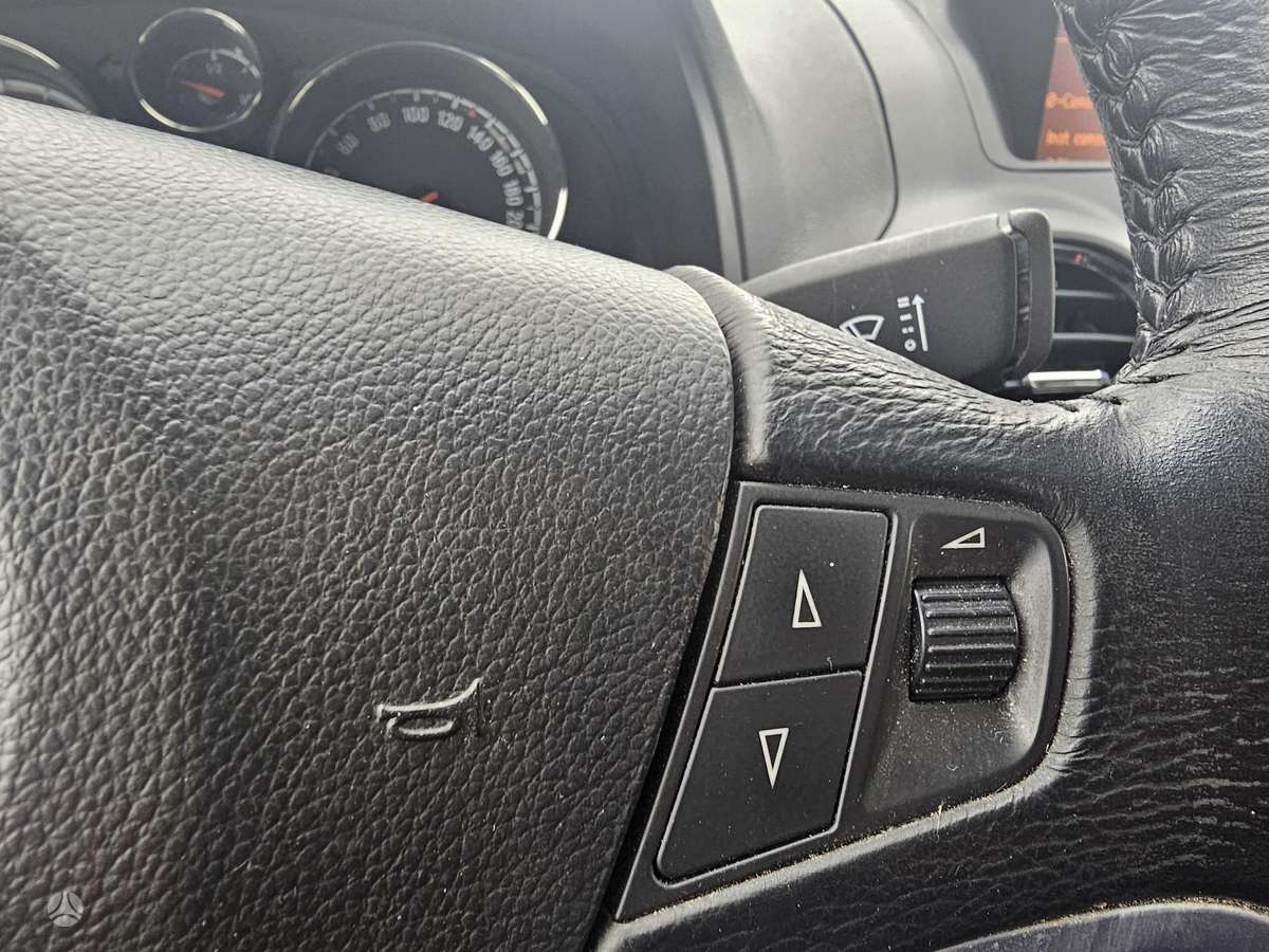 Opel Antara 2013 — photo 21