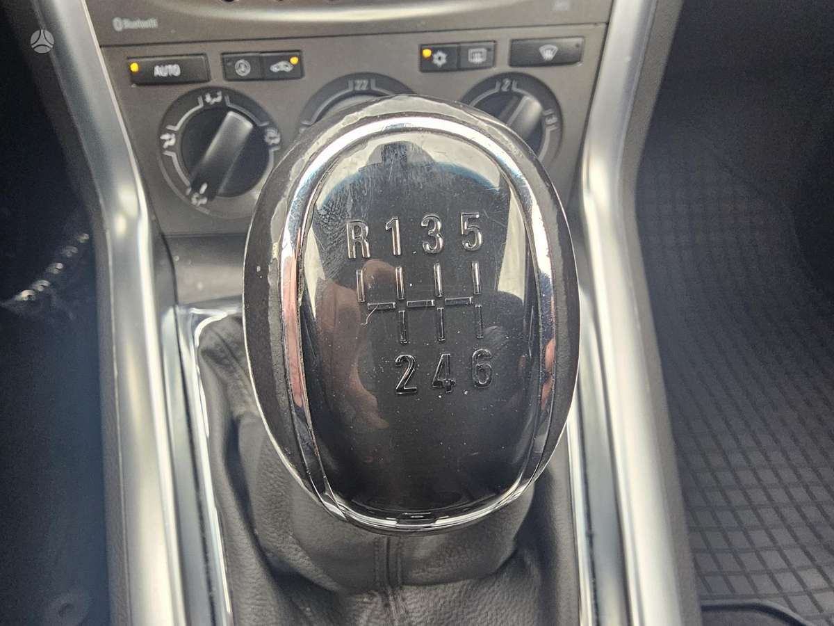 Opel Antara 2013 — photo 24