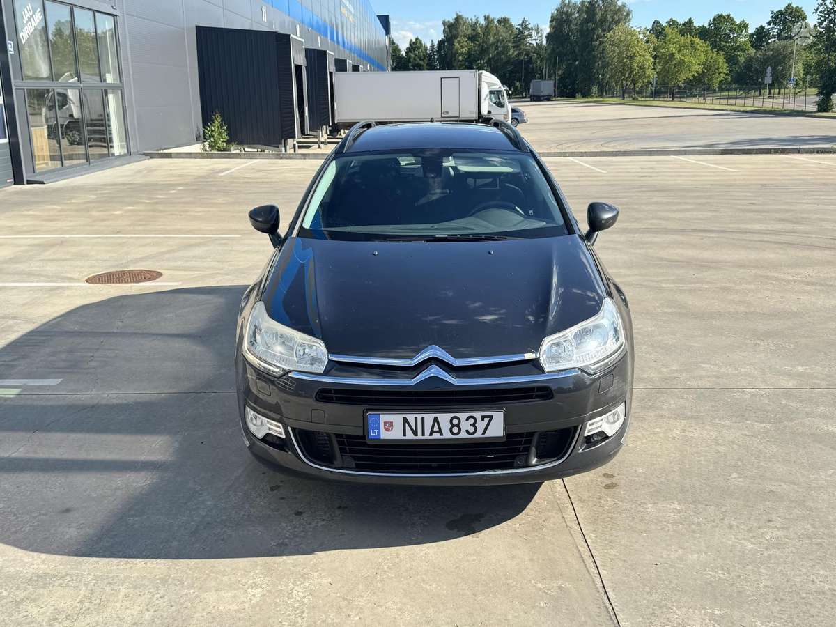 Citroen C5 2013 — rear view