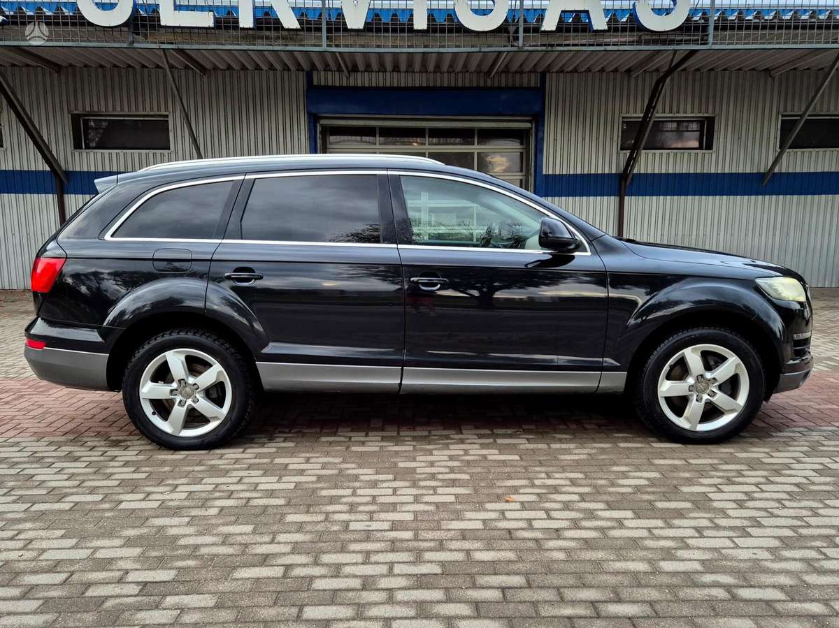 Audi Q7 2011 — photo 10