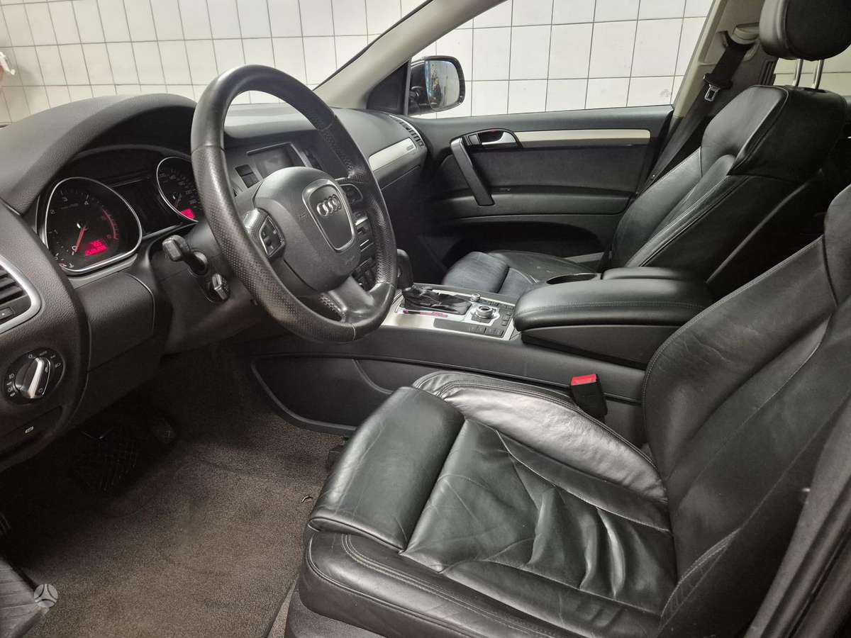 Audi Q7 2011 — photo 14