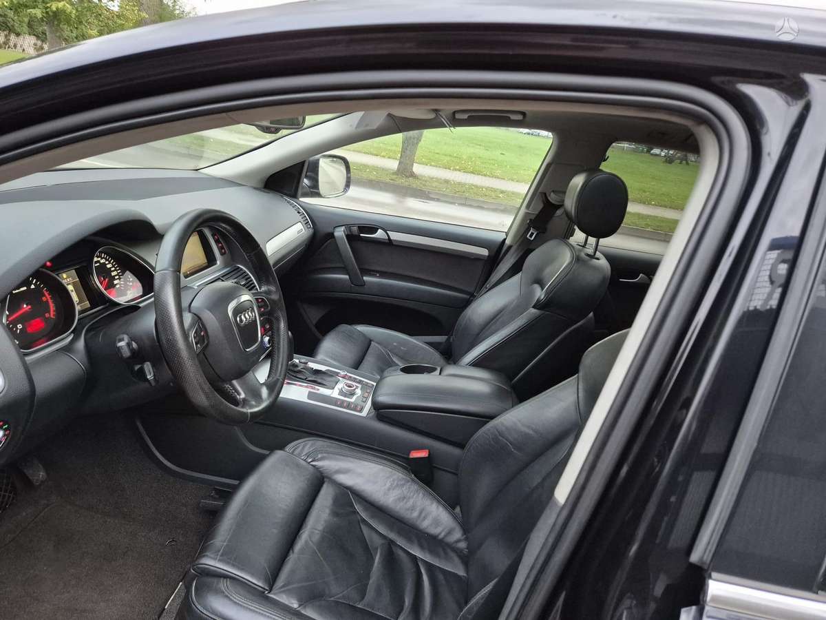 Audi Q7 2011 — photo 16