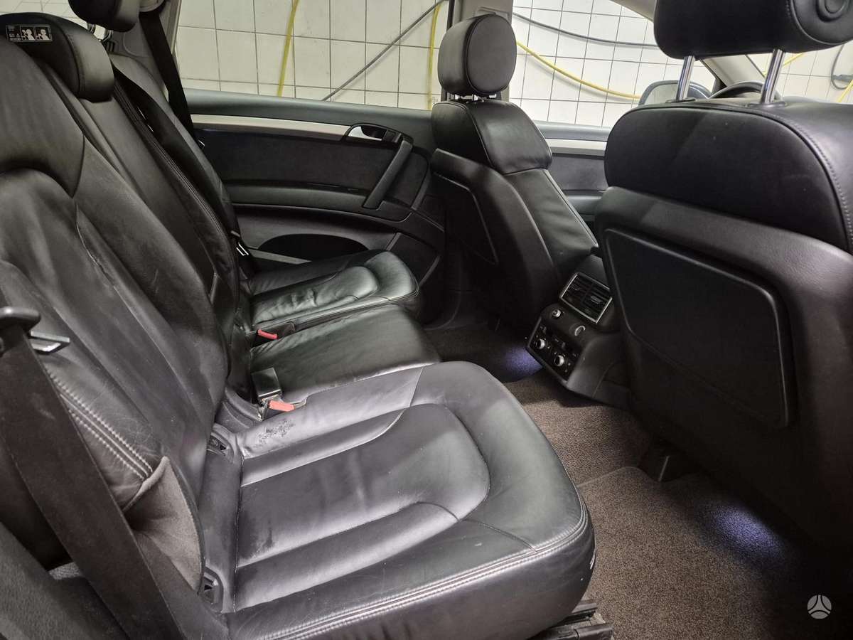 Audi Q7 2011 — photo 18
