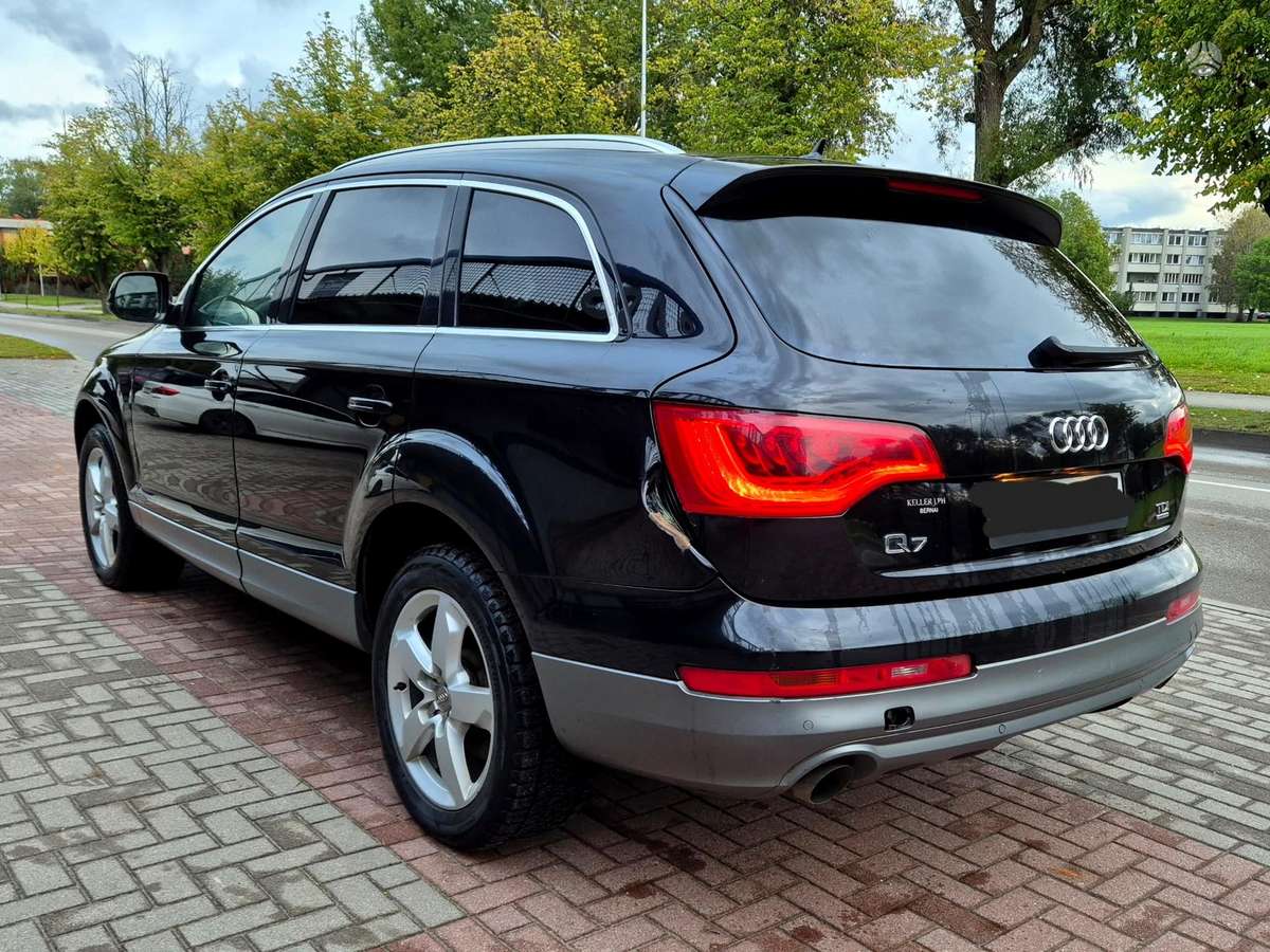 Audi Q7 2011 — photo 8