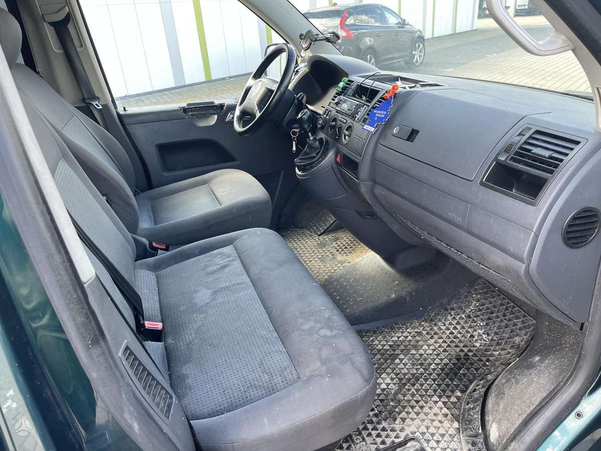 Volkswagen Caravelle 2008 — photo 11