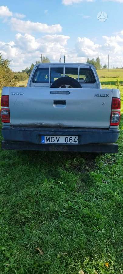 Toyota Hilux 2012 — двигун 2494 cm³, 144 HP (106kW)