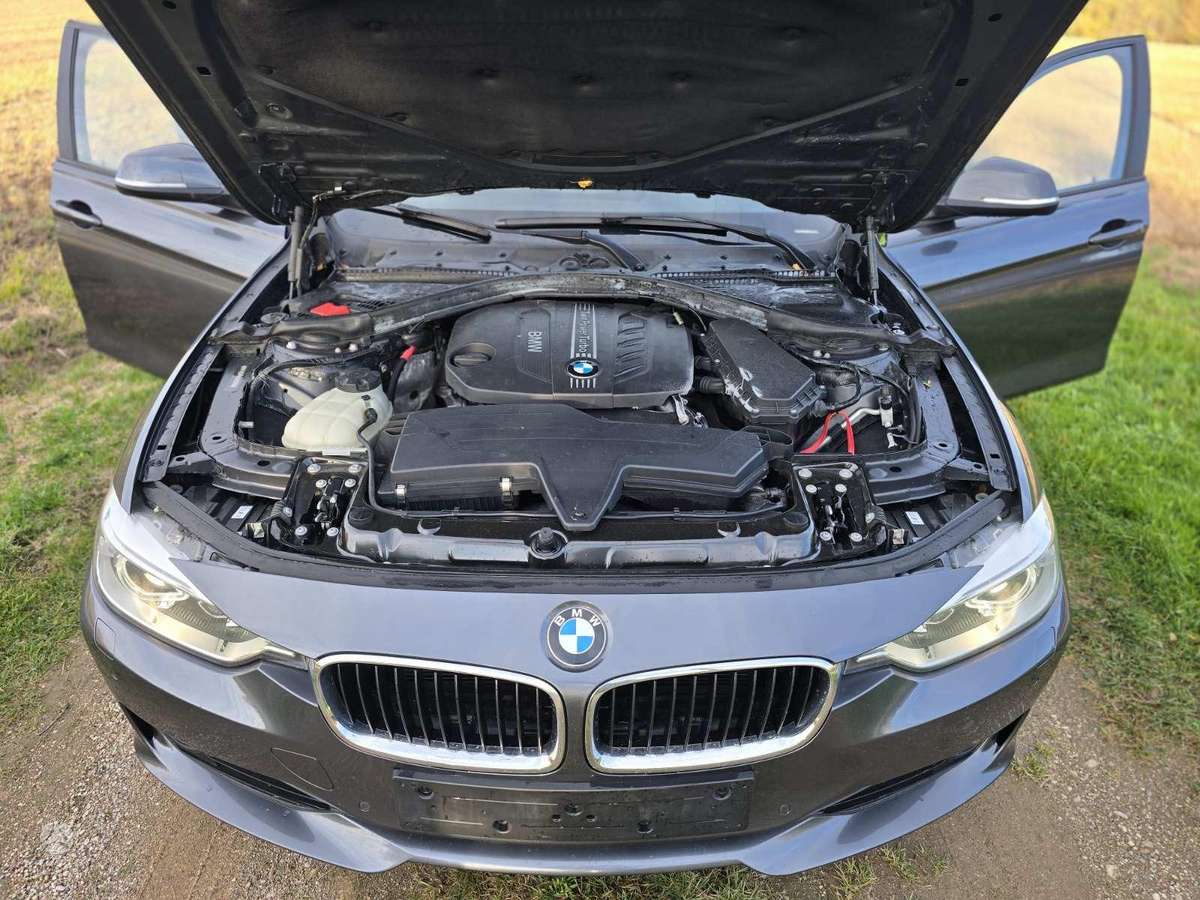 BMW 320 2013 — photo 11