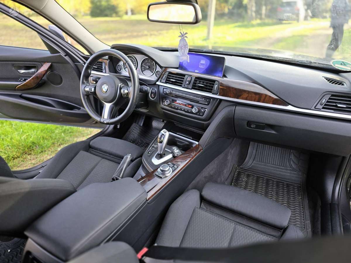 BMW 320 2013 — rear view
