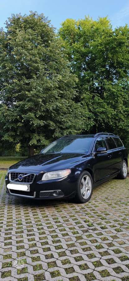 Volvo V70 2012 — вигляд ззаду