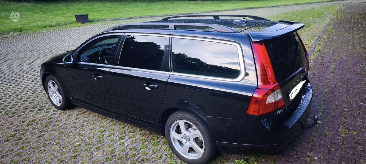 Volvo V70 2012 — двигун 2400 cm³, 215 HP (158kW)