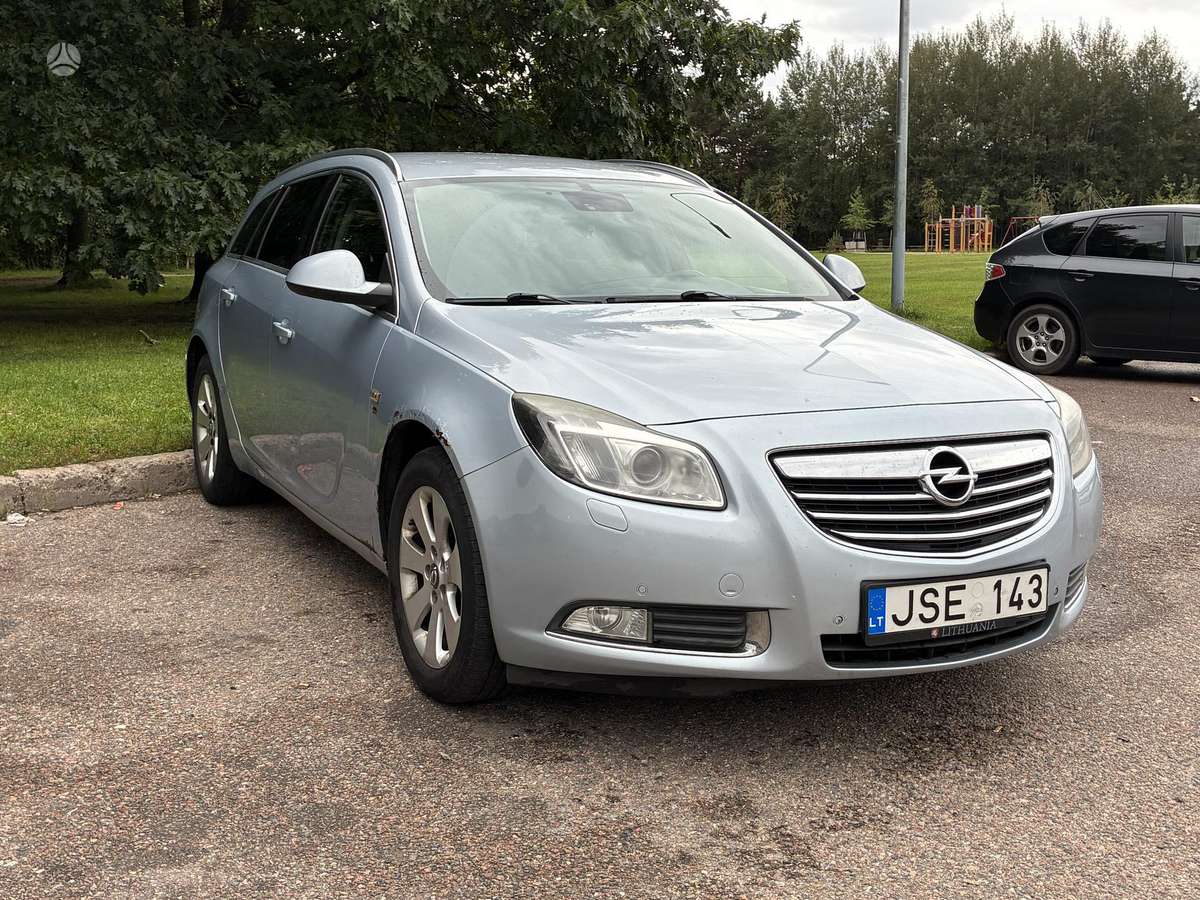 Opel Insignia 2012 — rear view