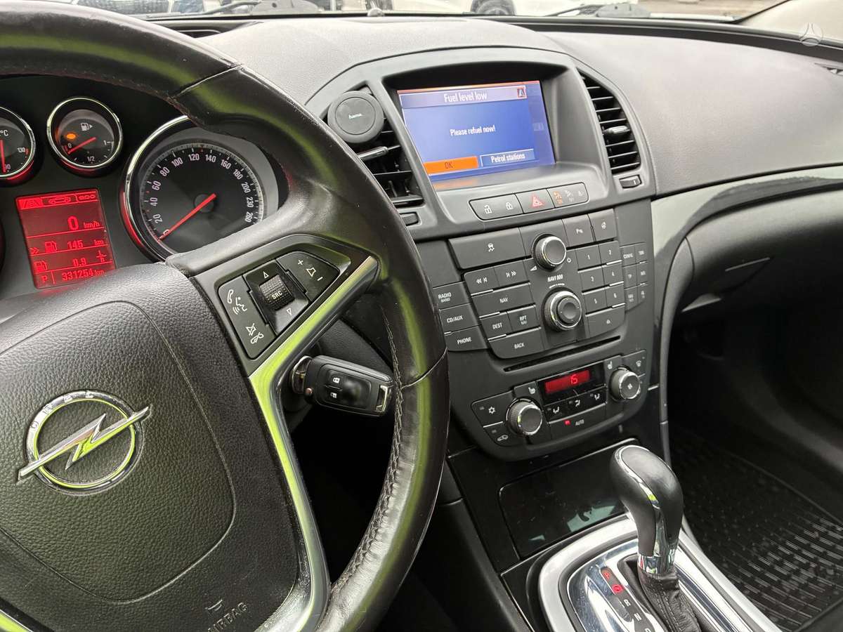 Opel Insignia 2012 — photo 8