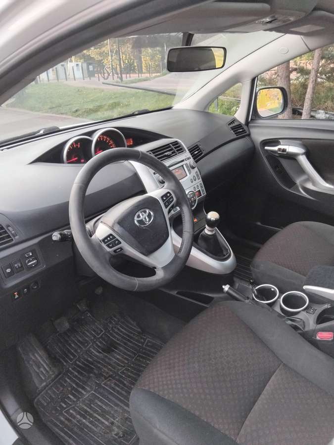 Toyota Verso 2012 — photo 9