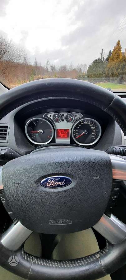 Ford Kuga 2011 — photo 8