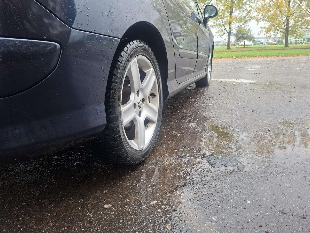 Peugeot 308 2009 — photo 10