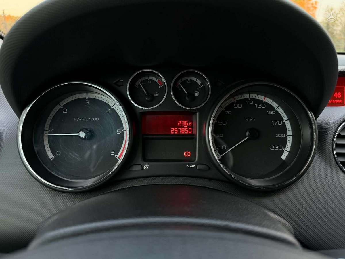 Peugeot 308 2009 — photo 18