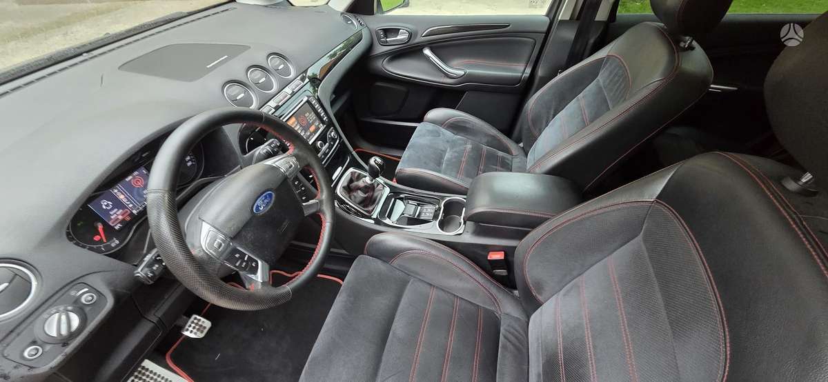 Ford S-MAX 2010 — photo 10