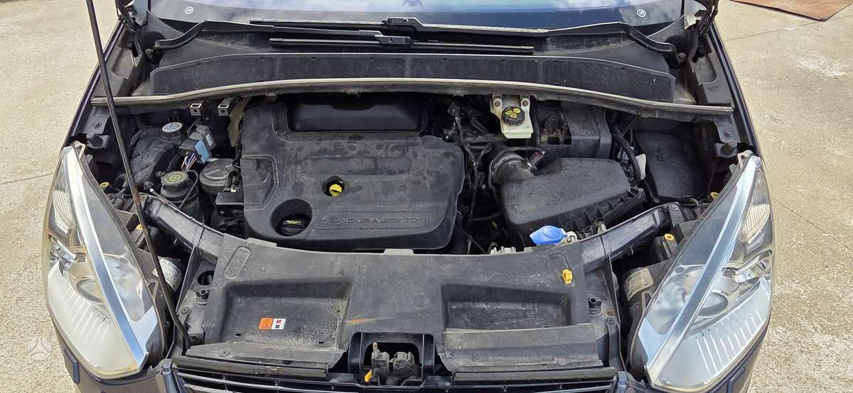 Ford S-MAX 2010 — photo 11