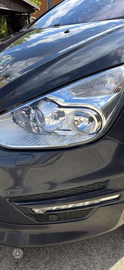 Ford S-MAX 2010 — photo 16