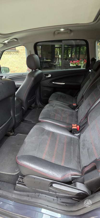 Ford S-MAX 2010 — photo 9