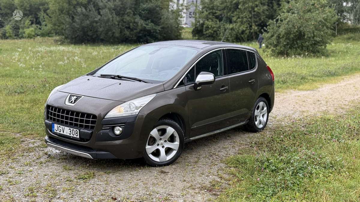 Peugeot 3008 2012 — rear view