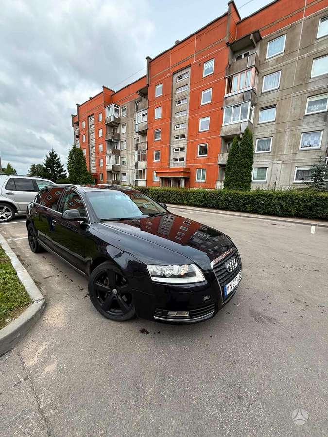Audi A6 2010 — салон