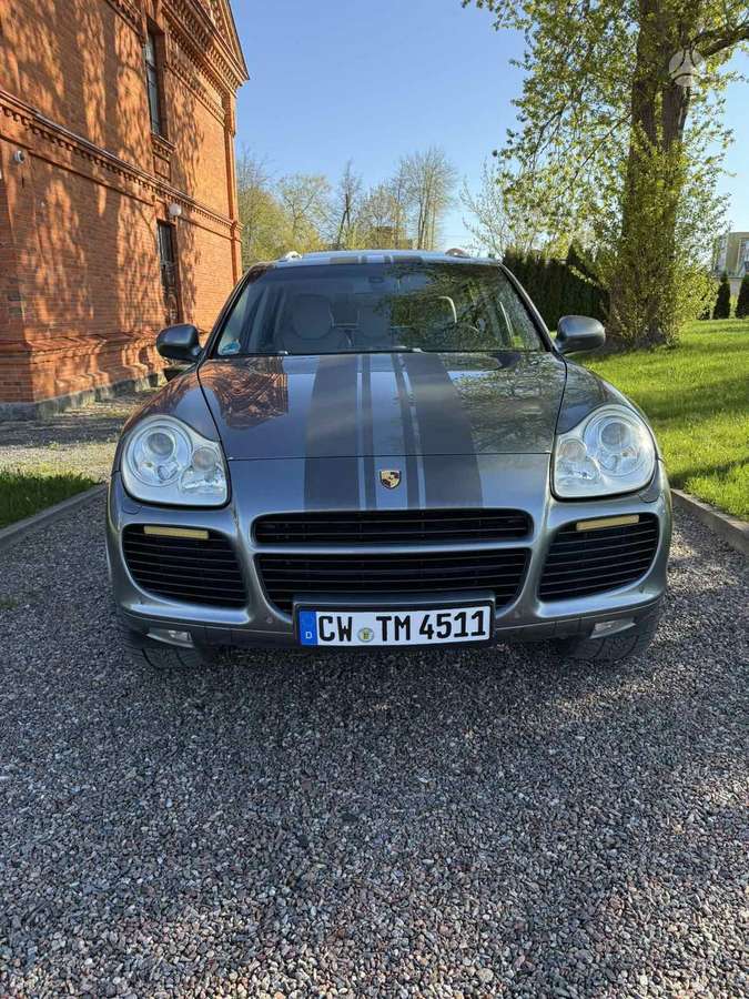 Porsche Cayenne 2006 — rear view