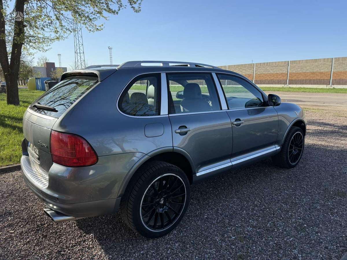 Porsche Cayenne 2006 — engine 4500 cm³, 340 HP (250kW)
