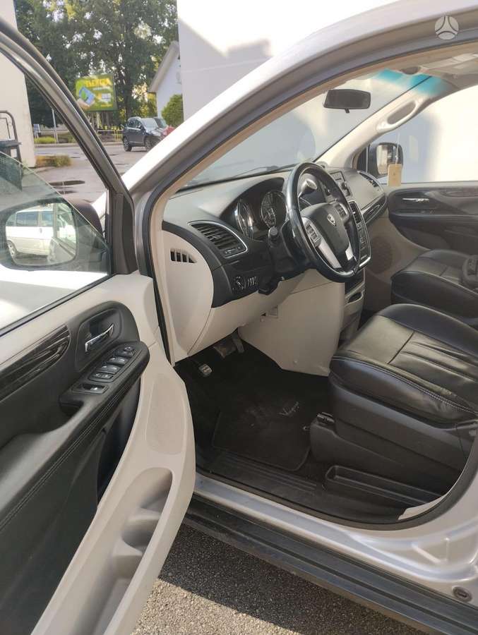 Chrysler Grand 2014 — photo 5