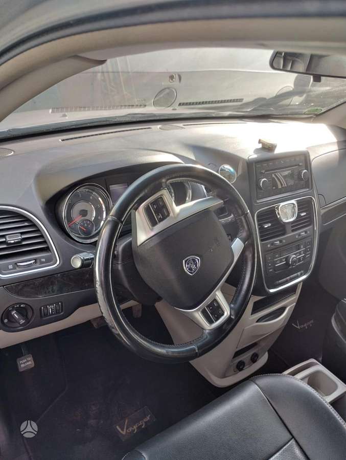 Chrysler Grand 2014 — photo 6