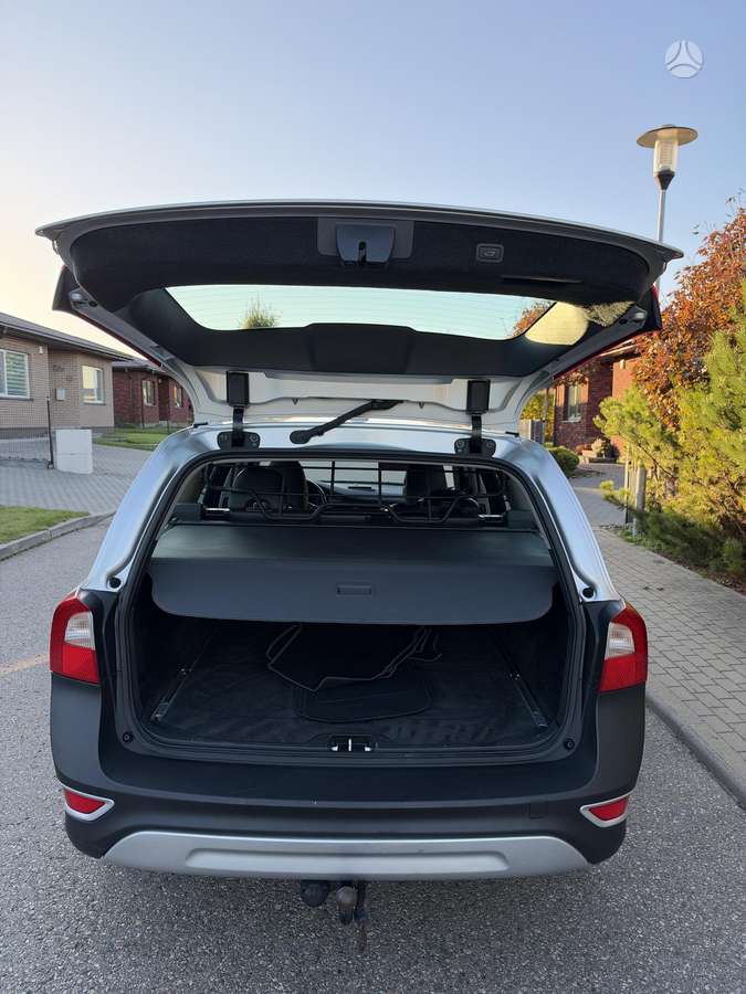 Volvo XC70 2010 — photo 10