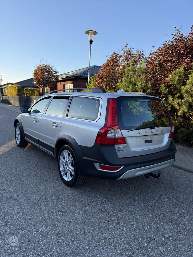 Volvo XC70 2010 — photo 12