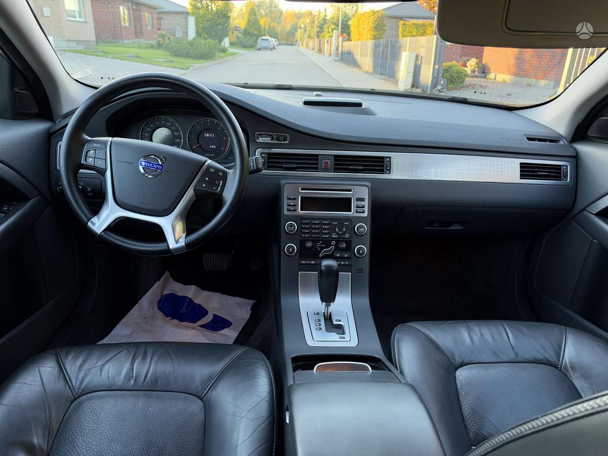 Volvo XC70 2010 — photo 15