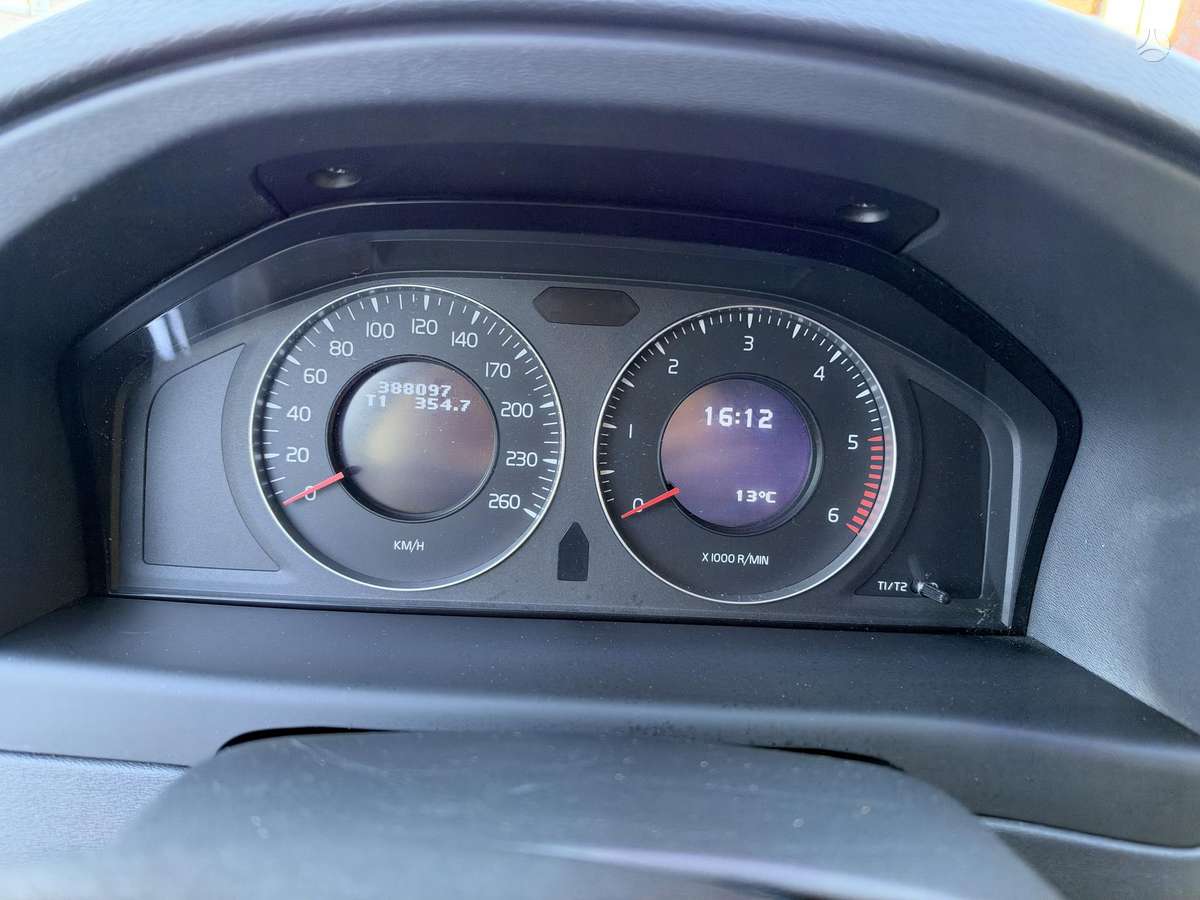 Volvo XC70 2010 — photo 19