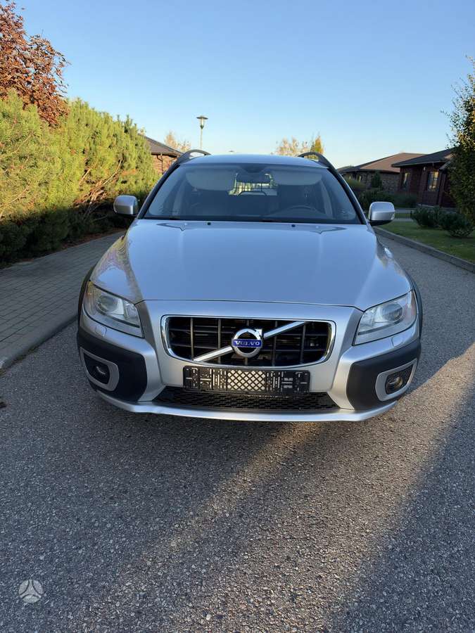 Volvo XC70 2010 — photo 8