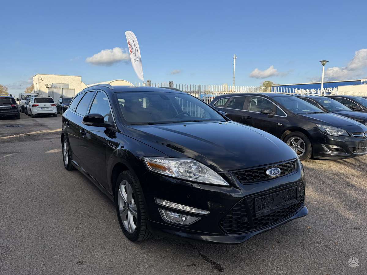 Ford Mondeo 2012 — салон