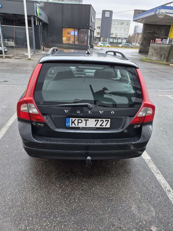 Volvo V70 2011 — вигляд ззаду
