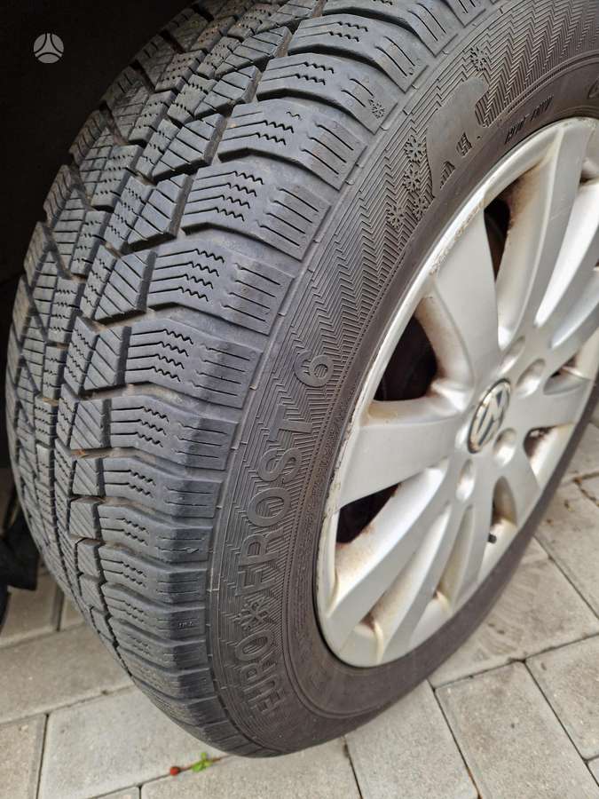 Volkswagen Passat 2010 — photo 28