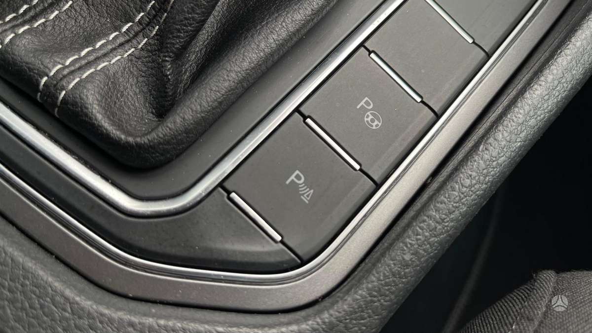 Volkswagen Golf 2015 — photo 24