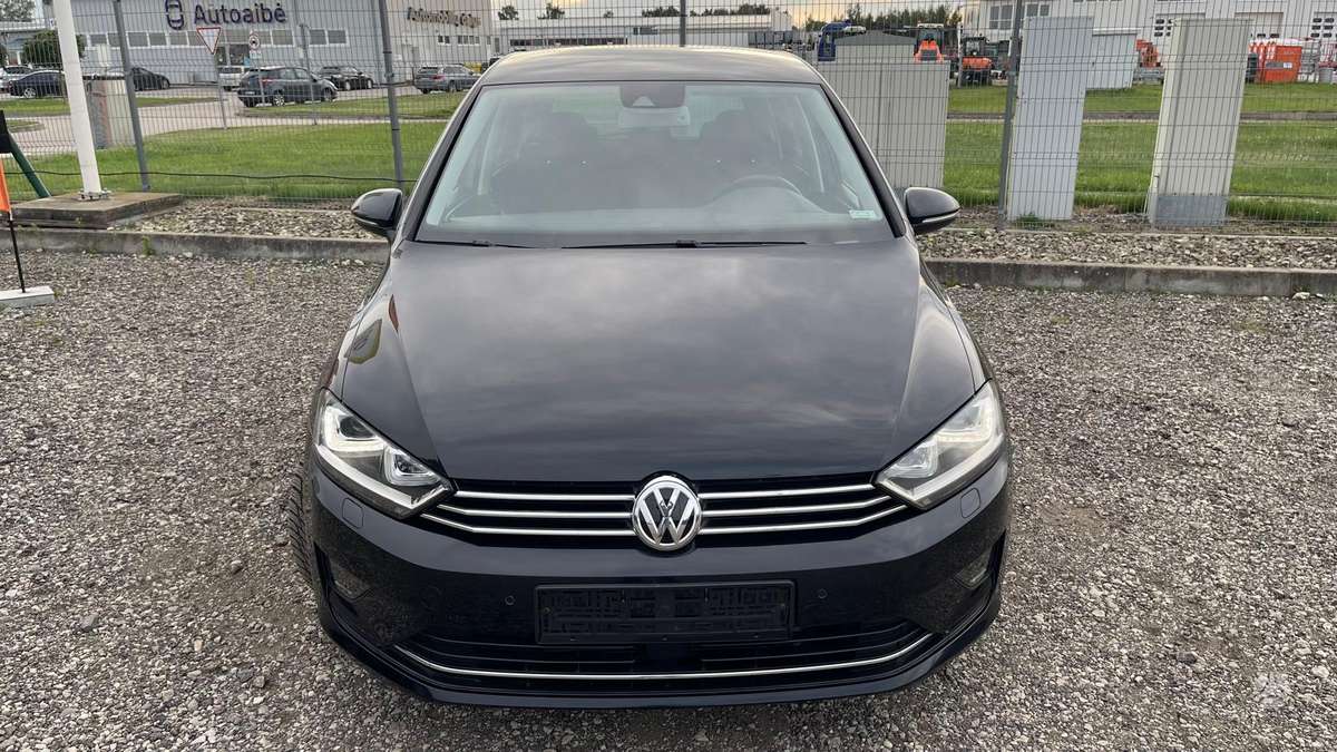 Volkswagen Golf 2015 — engine 1598 cm³, 110 HP (81kW)